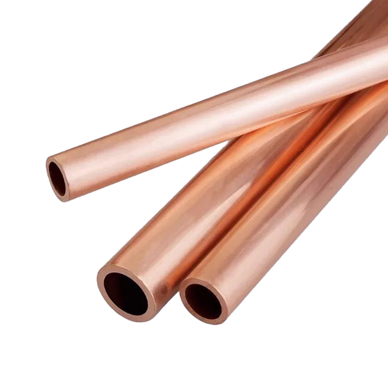 Gruba miedziana rurka ścienna